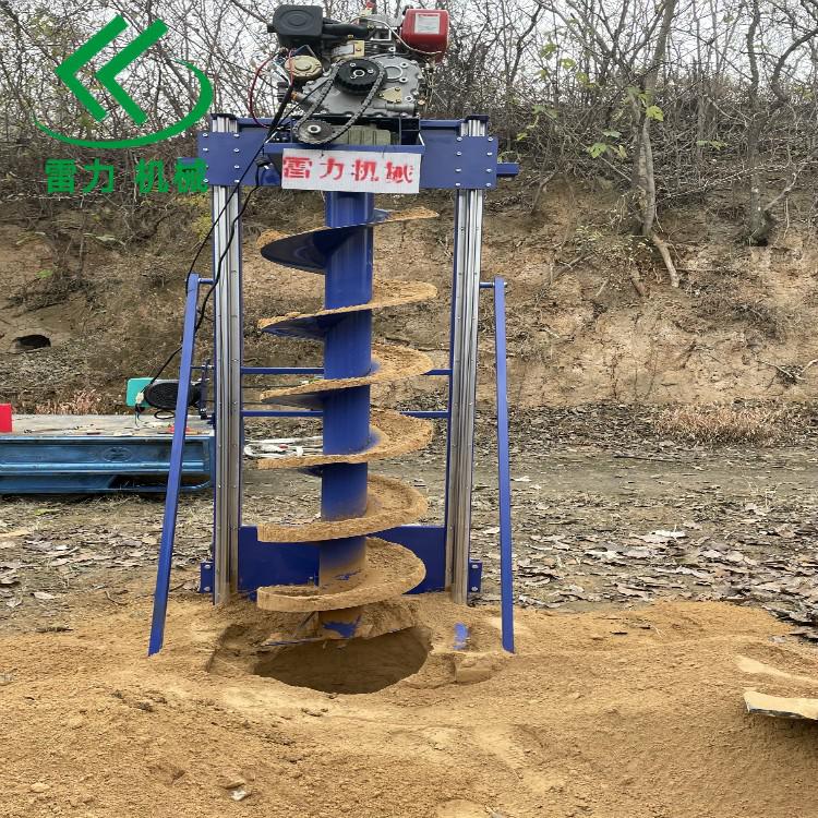 螺旋式管樁芯掏土機(jī)具自動清泥一旋即成